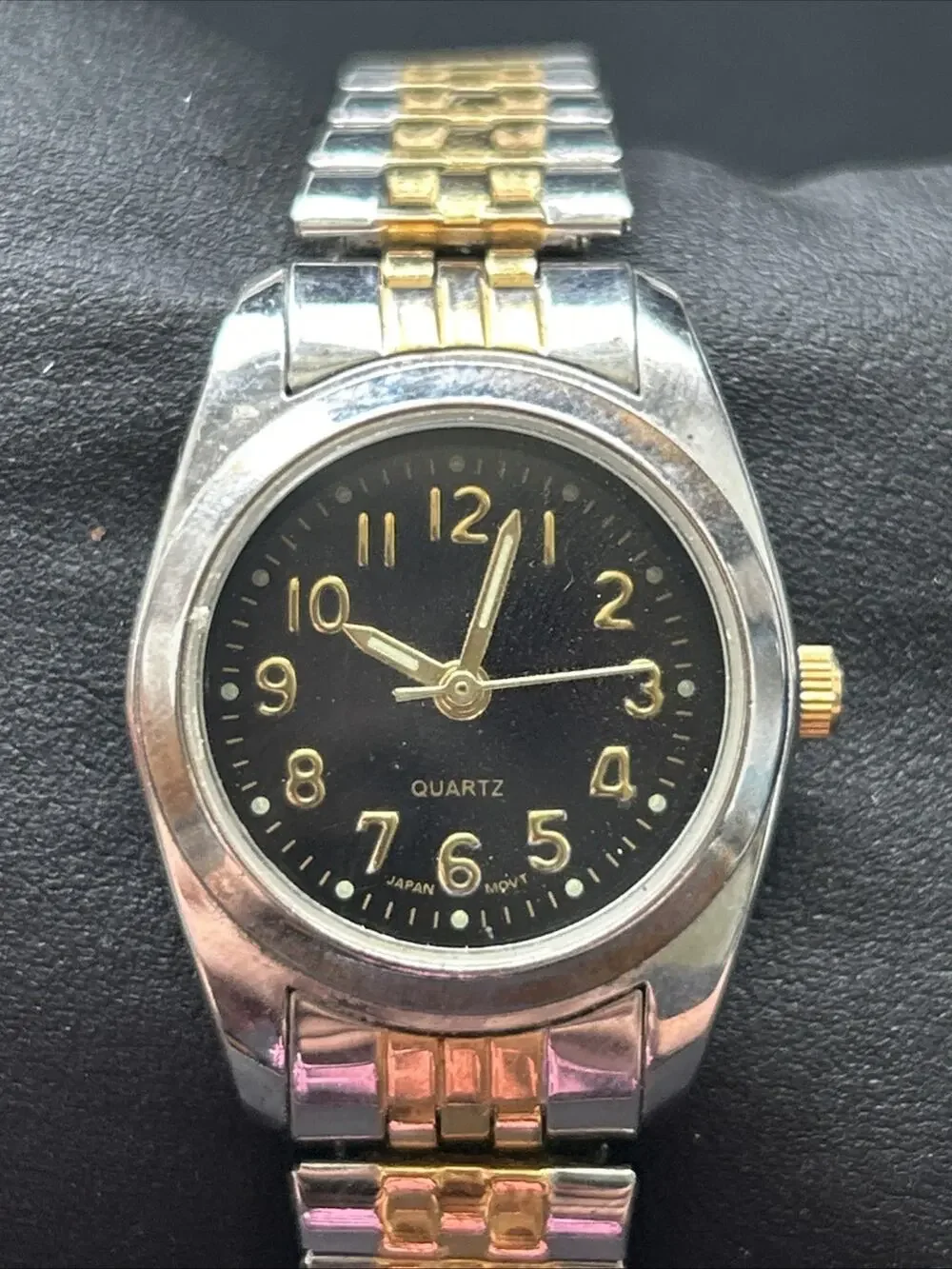 Two Tone Black Dial Women’s Stretch Band Quartz Watch